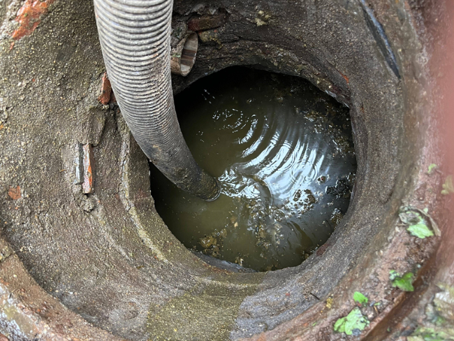 万安化粪池清理的周期与注意事项